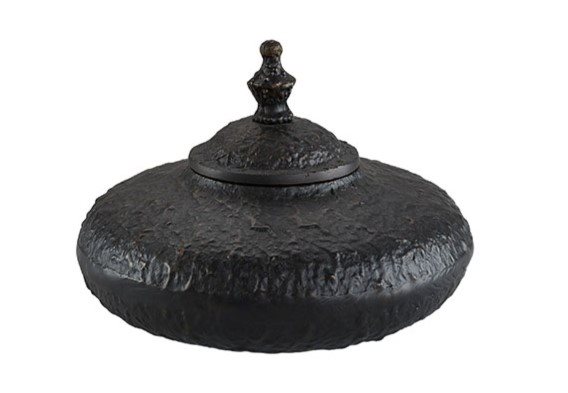 Fiora round box with lid large antique