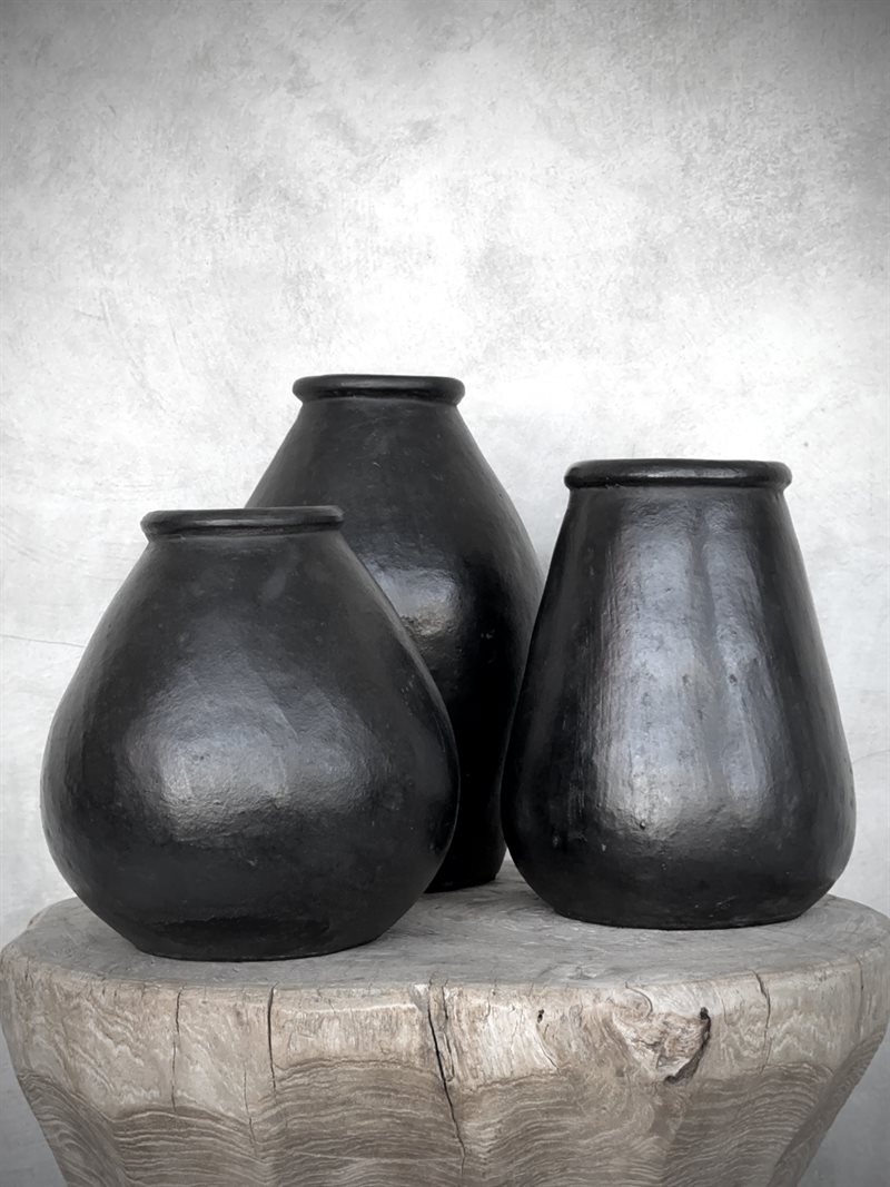 DONO vase, black antique