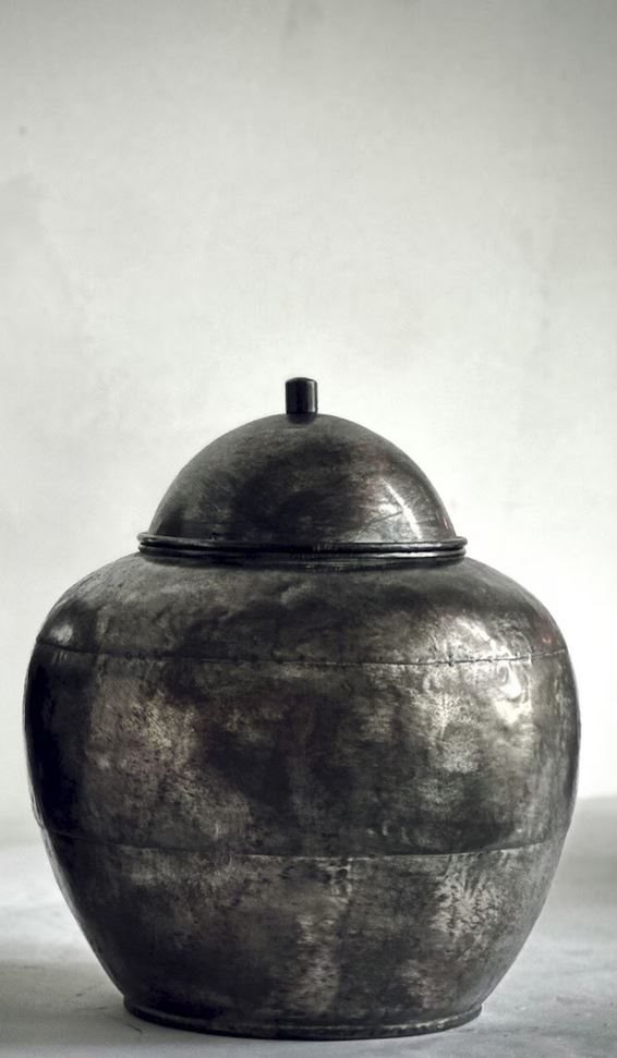 MAI - S - small round metal box with lid