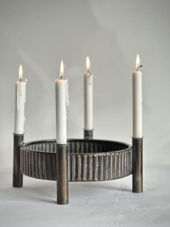 DOBA round table candle holder