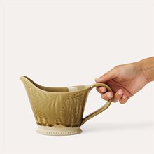 Pitcher, sand