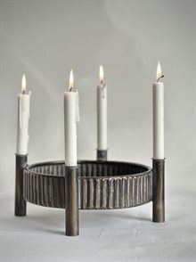 DOBA round table candle holder